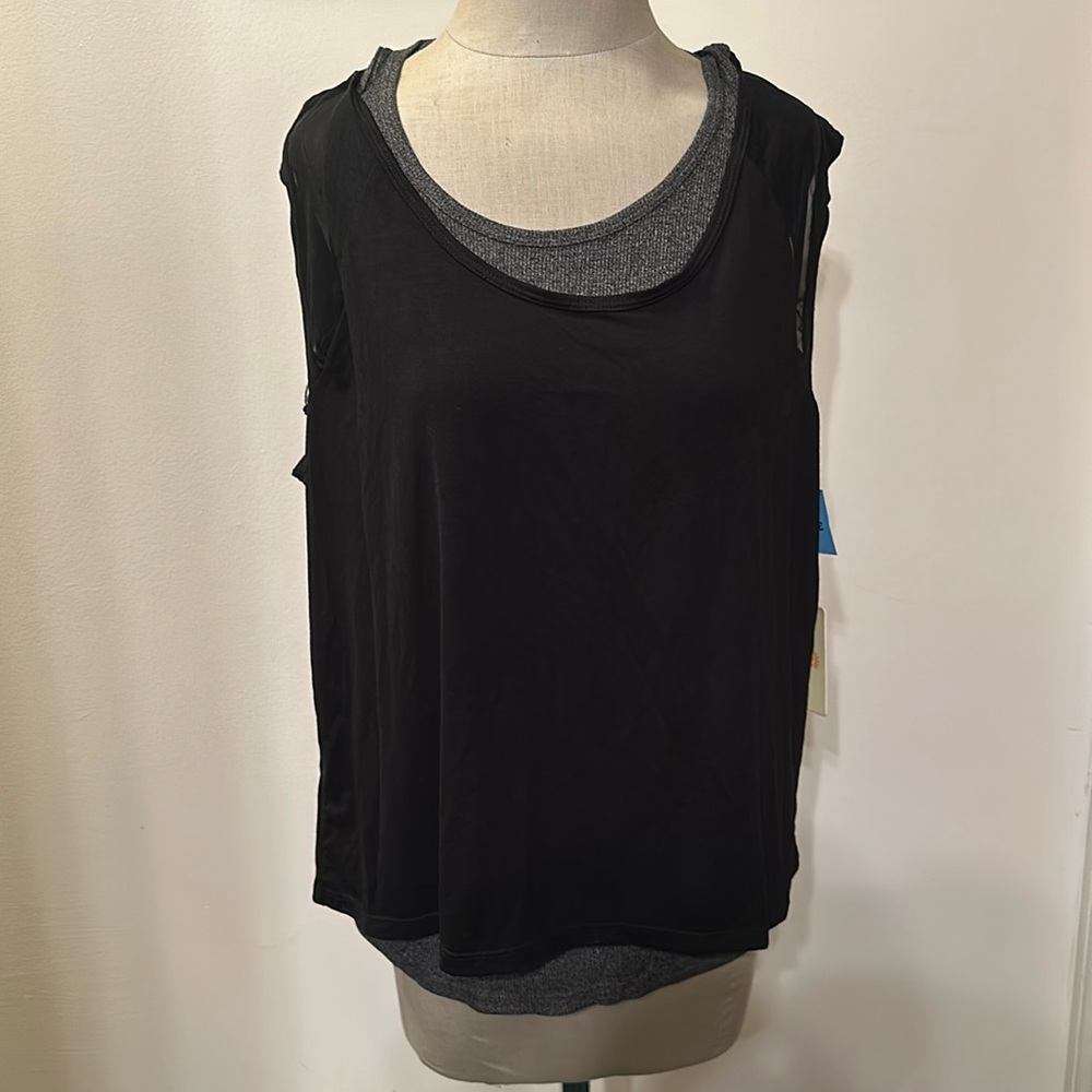 Women’s Tangerine exercise top size large